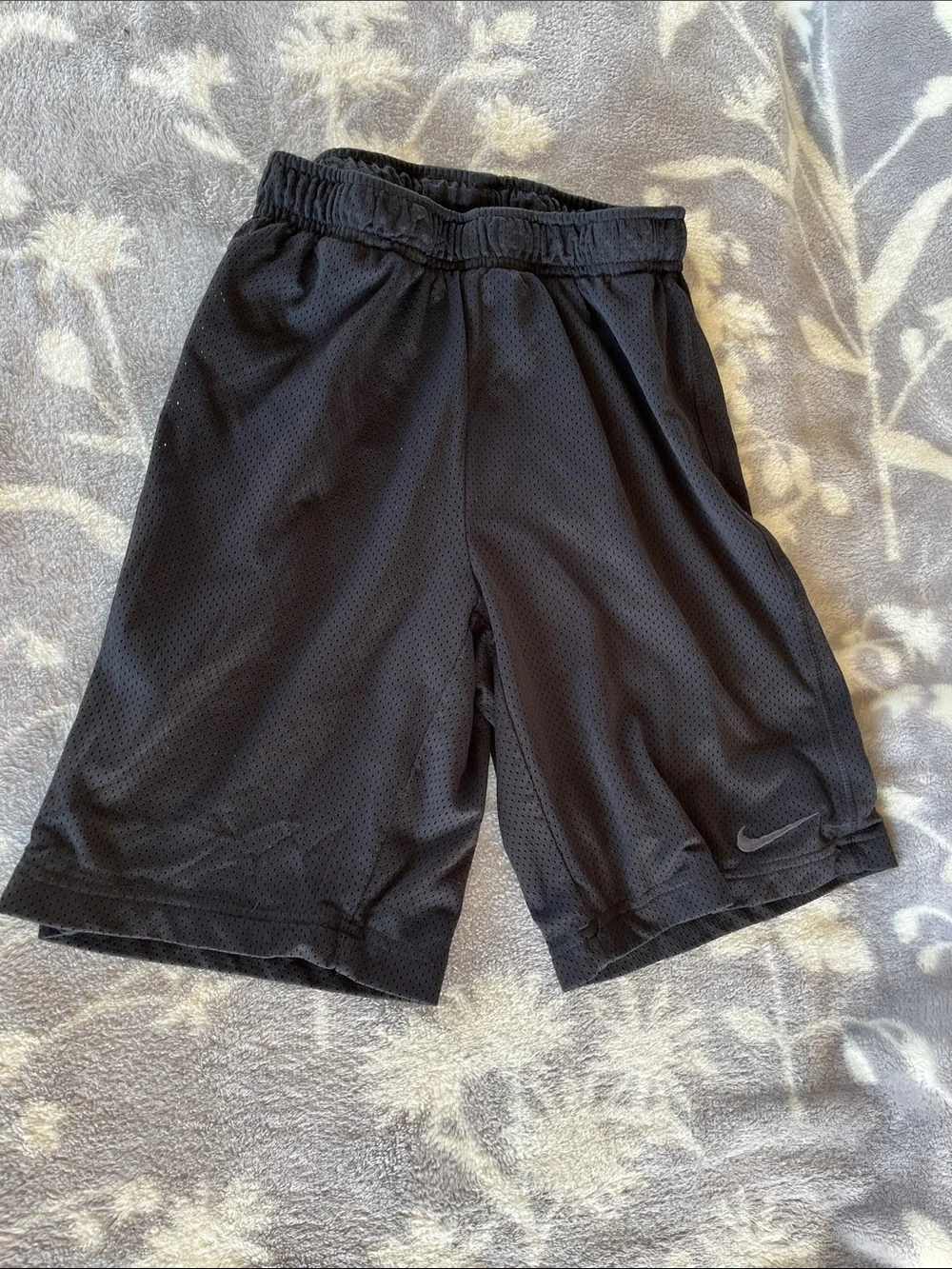 Big Boys 4 PC  Nike/Hurley/Quicksilver/ Gap Bundle 2 tees & 2 Shorts Sz 10/12